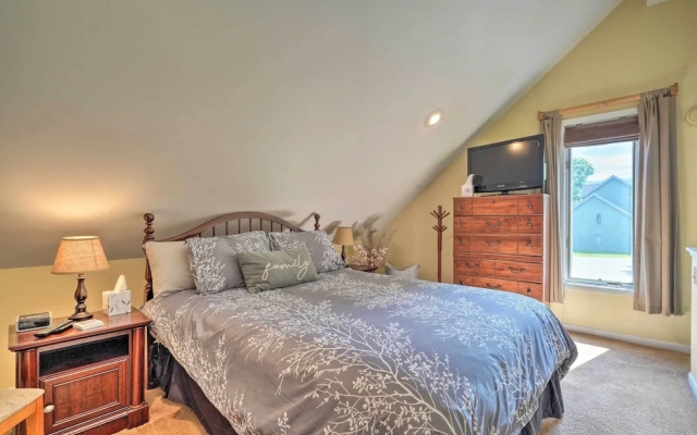 Townhome w/ Fireplace - Walk to Chairlift!
