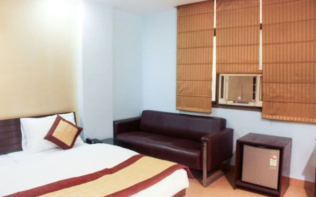 Hotel Flight Path Near IGI Airport