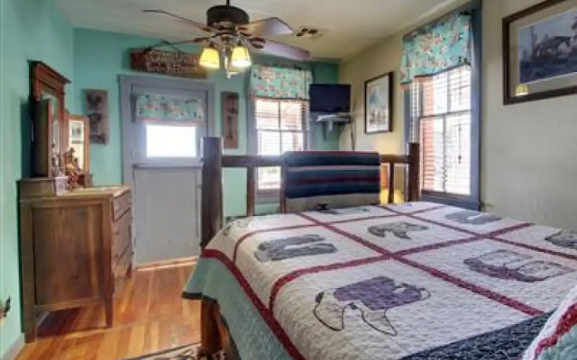Ghost City Inn