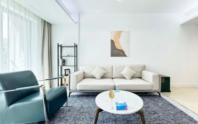 Tyms 3BR 2BA Apt West NanjingRD Line2 14