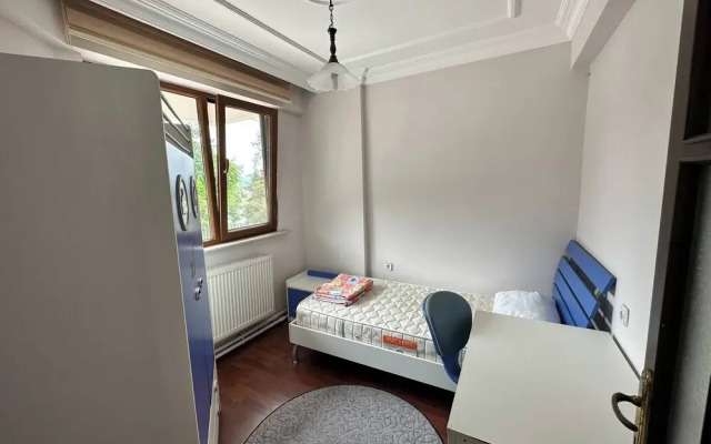 Peaceful Villa With Perfect View in the City Center