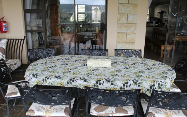 Sunbird Haven Self-Catering Sleeps 8
