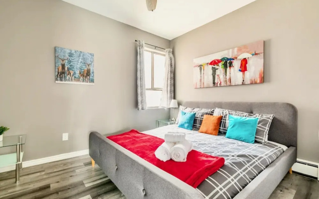 Cozy 1 King BR Apt With Netflix - Prime Location
