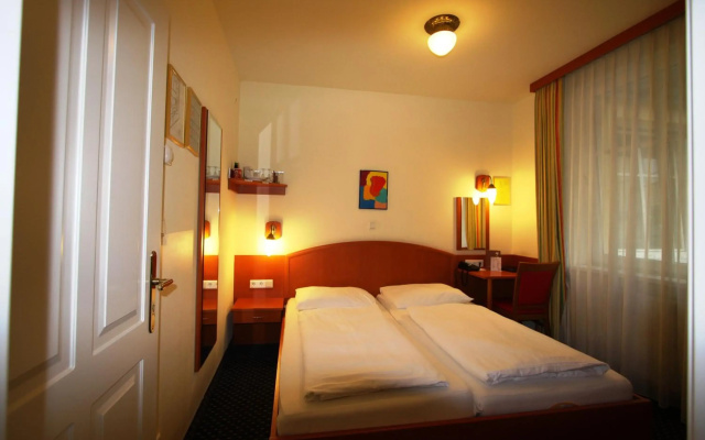 SUITE HOTEL 900m ZUR OPER
