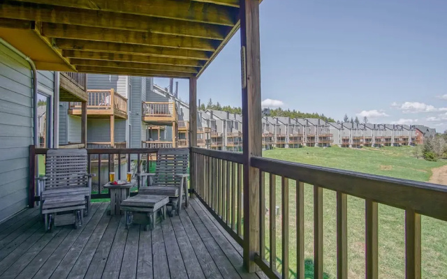 Powderidge 2 -slope Side, Spacious Deck