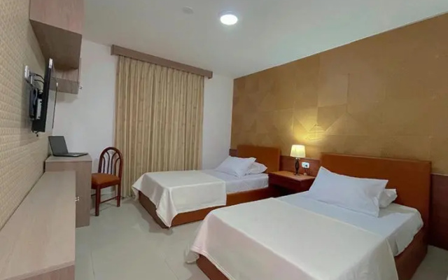 Hotel Prado 72 INN