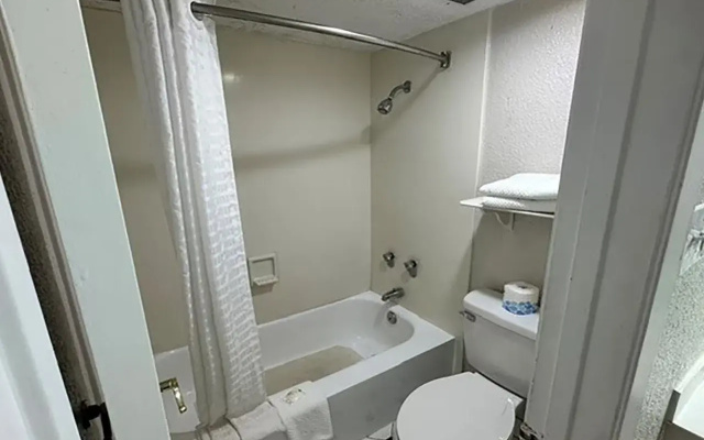 Super 8 By Wyndham Nacogdoches Near University