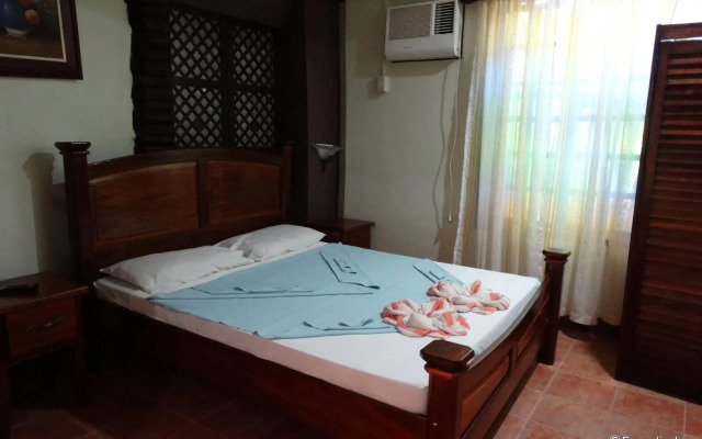 OYO 621 De Loro Inn