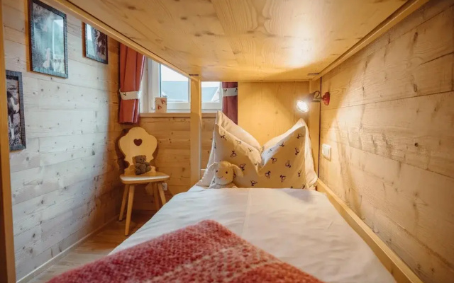 Chalet Near Lake Grundlsee & Ski Lift