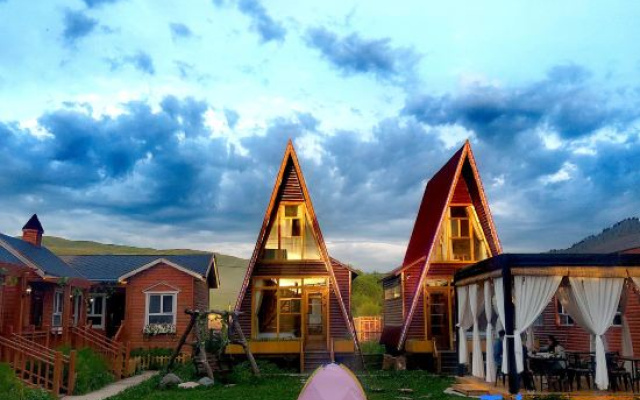 Nalati Lifelong Wooden House Homestay