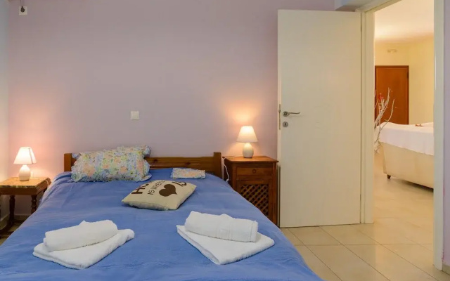 Comfy Vacation Flat Near the Beach