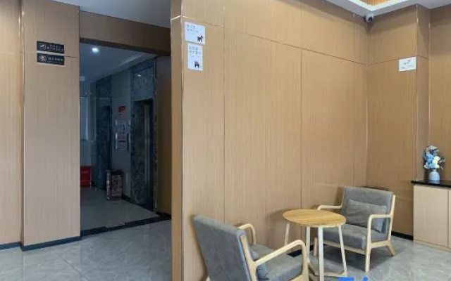Lingehao Inn Hotel (Shangrao Yueliangwan Auto City)