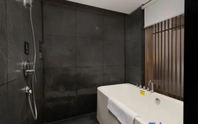 Wuxi Nanchang Street Madison Hotel