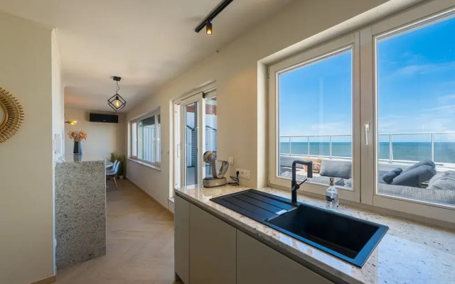 Beautiful Penthouse With Phenomenal sea View