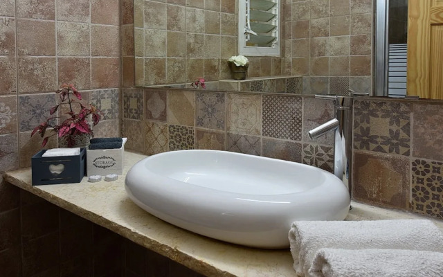 Mul Kineret Suites