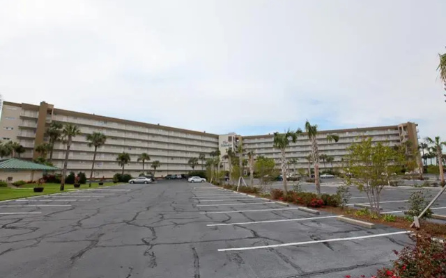 Islander Condo Rentals by Holiday Isles