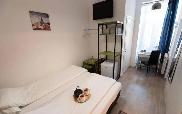 Ultra Central Bohemian Apartment 1
