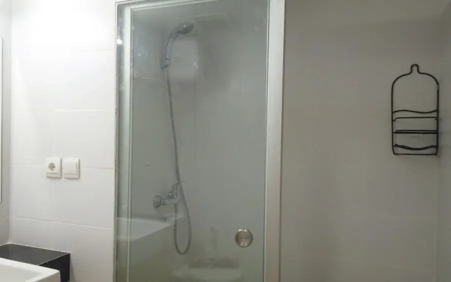 Strategic Studio Apartment at Beverly Dago with Mountain View