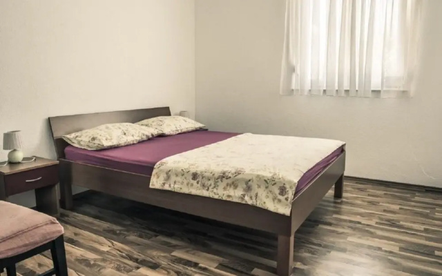 Domagoj - on the Beach - A2 Narancasti