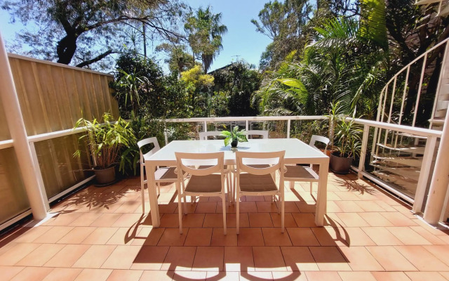 3br house, 5 min walk to beach with parking