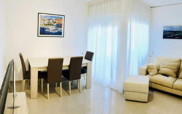 Piso Ideal Para Familias, Al Lado Del Mar