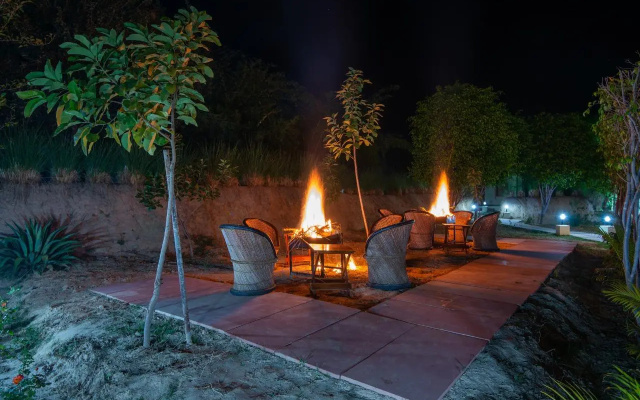 Jungle Cave Resort
