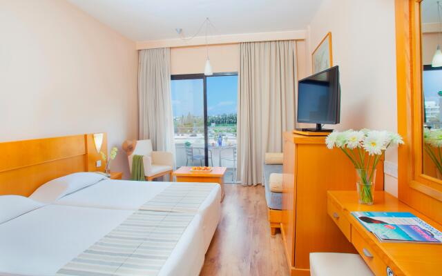 Отель Louis Phaethon Beach - All Inclusive комната для гостей