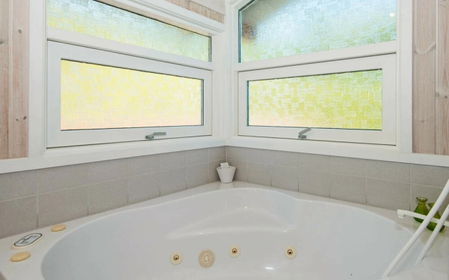 Cozy Holiday Home at Ebeltoft With Whirlpool and Sauna