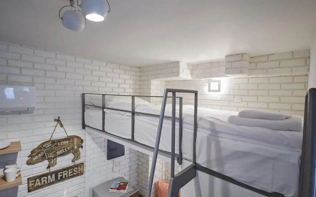 Mind-blowing petite studio in the heart of Athens!