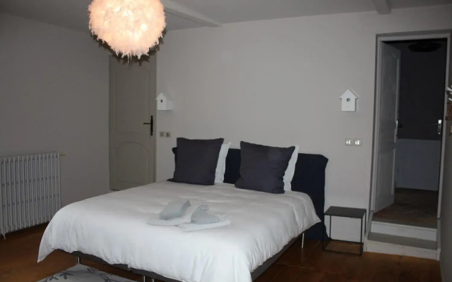 Bed in Bellongue