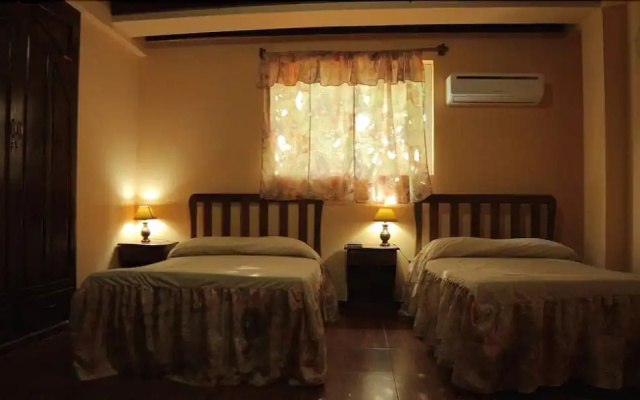 Colin's Hotel