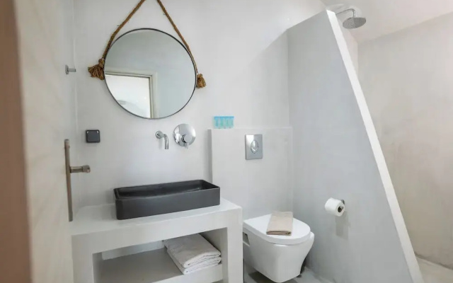 Cliff Aura Suites