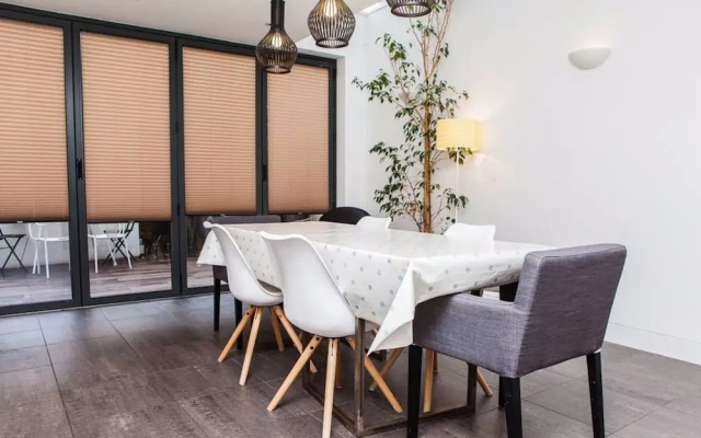 4 Bedroom Home in Sands End