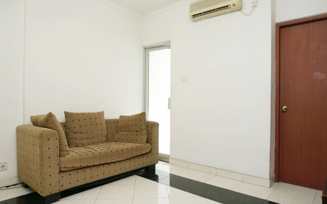 Classic and Warm 2BR Gading Mediterania Apartment