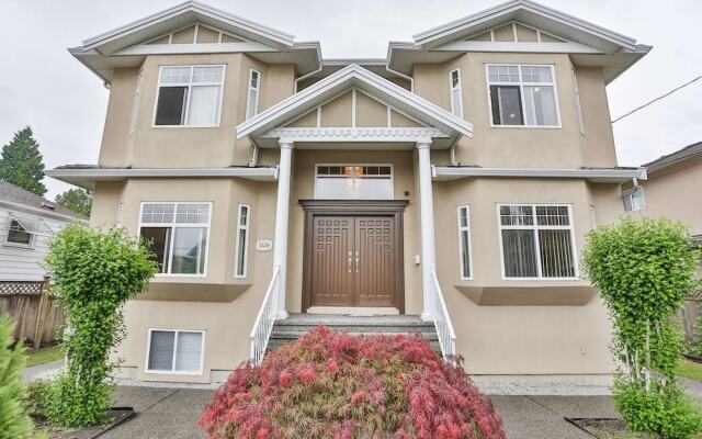 Отель Burnaby Luxury Home Канада, Бурнаби - отзывы, цены и фото номеров - забронировать отель Burnaby Luxury Home онлайн вид на фасад
