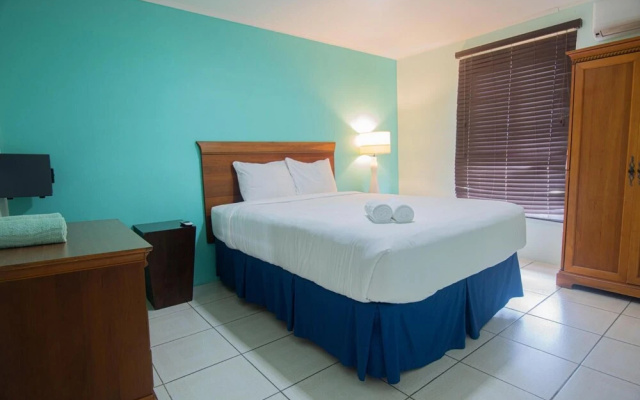 Beautiful Comfy Mins to Palm Eagle Beaches