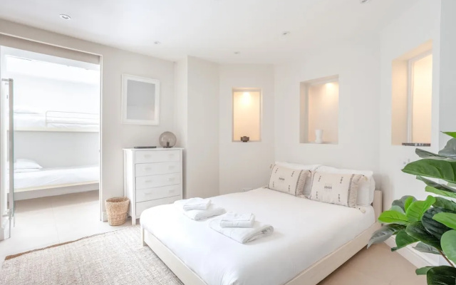 Kings Cross House Sleeps 6