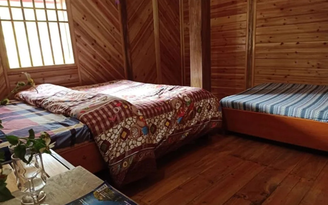 Lenh Family House