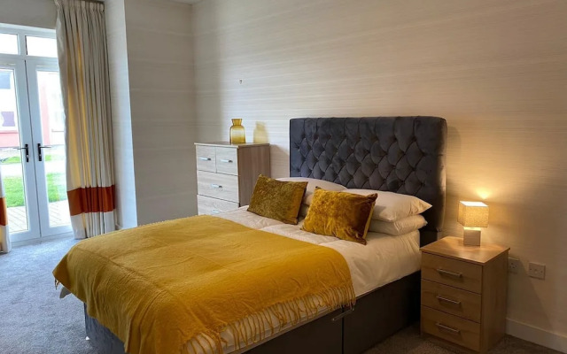 Riverside getaway 2 Bedroom