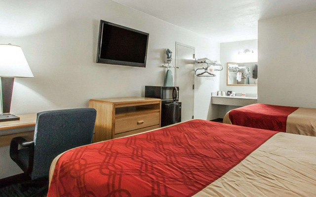 Econo Lodge Inn & Suites Jackson Northwest