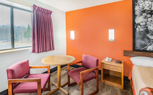Super 8 by Wyndham Waynesburg