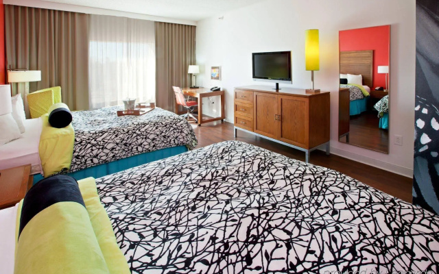 Hotel Indigo Columbus Architectural Center by IHG