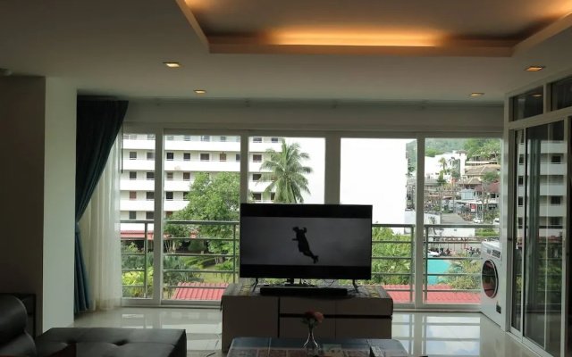 6-18 - 3 Bdr Spacious Penthouse With Shared Pool