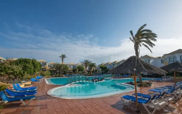Club Las Palmeras I & II