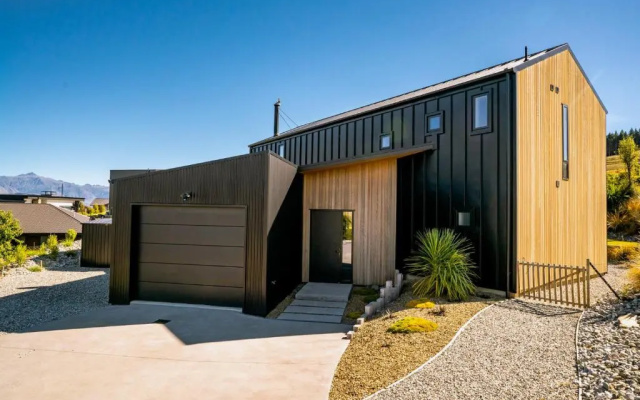 Mountain Gem - Wanaka Holiday Home