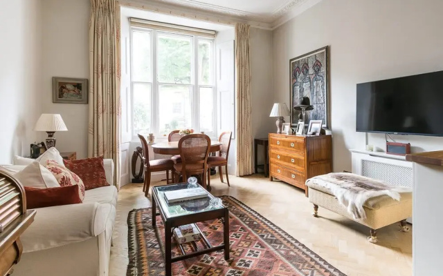 The Hummingbird Distinctive Kensington 1-bed Flat