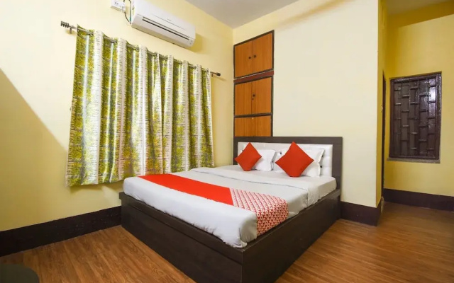 OYO 49183 Meera Guest House