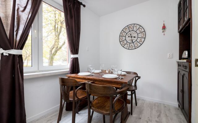 Апартаменты Metro Wilanowska 3-Bedroom Apartment Варшава в номере