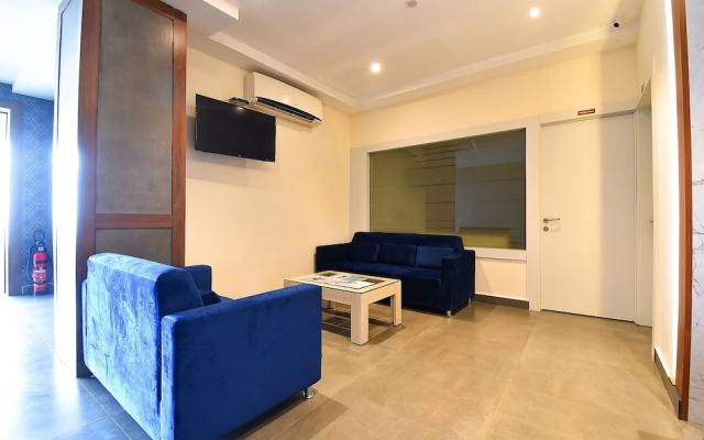 Fabhotel High Rise