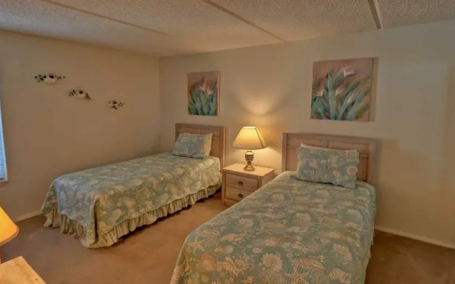 Seville 603 Minium 3 Bedroom Condo by RedAwning